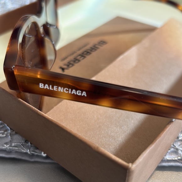 NWT AUTHENTIC BALENCIAGA SUNGLASSES BB0077SK 002 54 New never worn - Picture 8 of 12